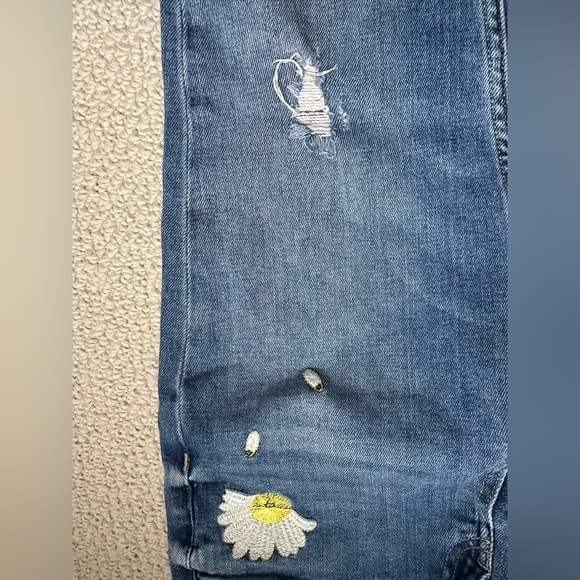 Zara Basic Denim Embroidered Skinny Jeans with Star Patch & Frayed Hems Size 04 - Picture 3 of 9